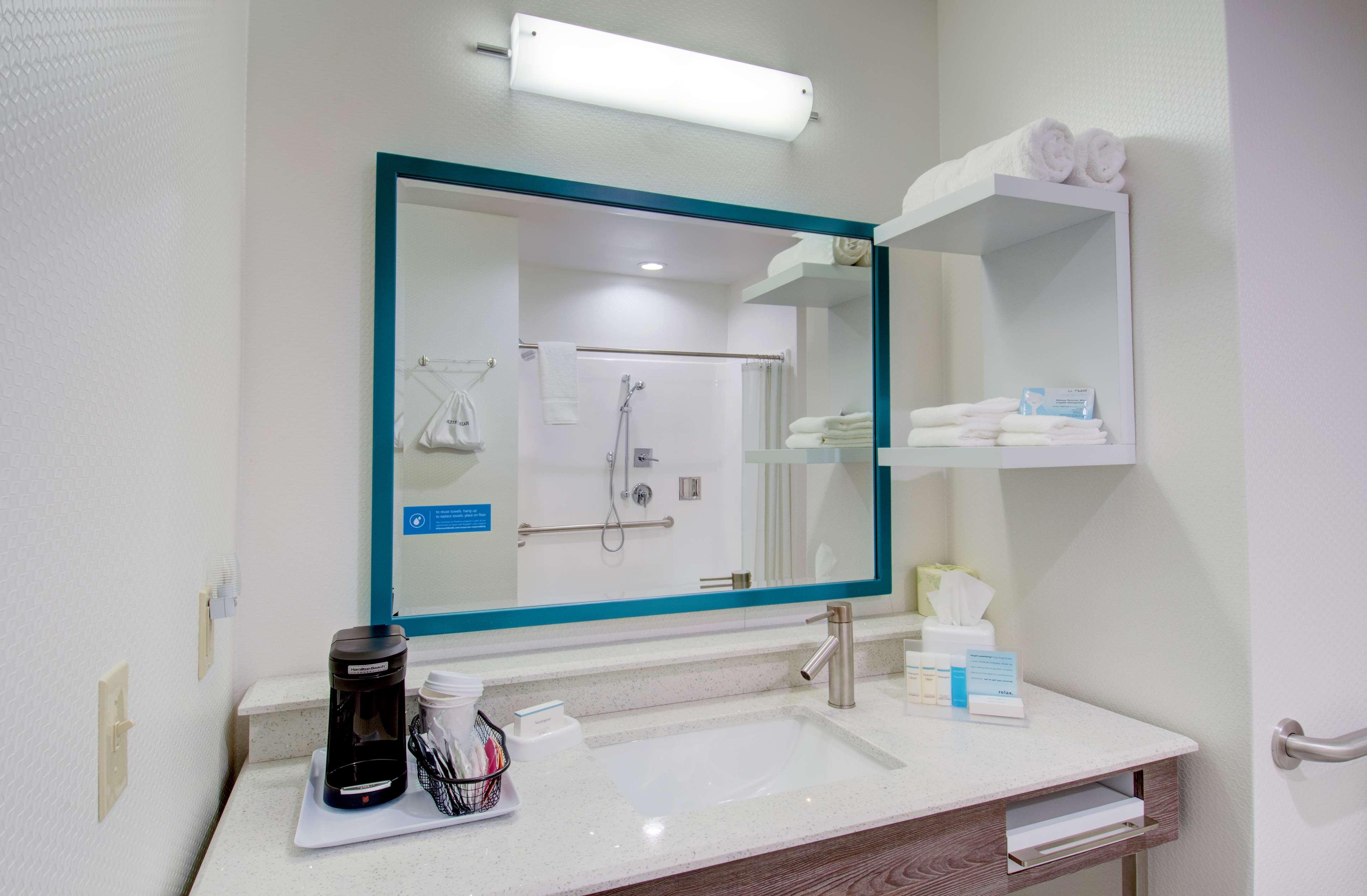 Hampton Inn & Suites Boston/Стоутен Екстер'єр фото