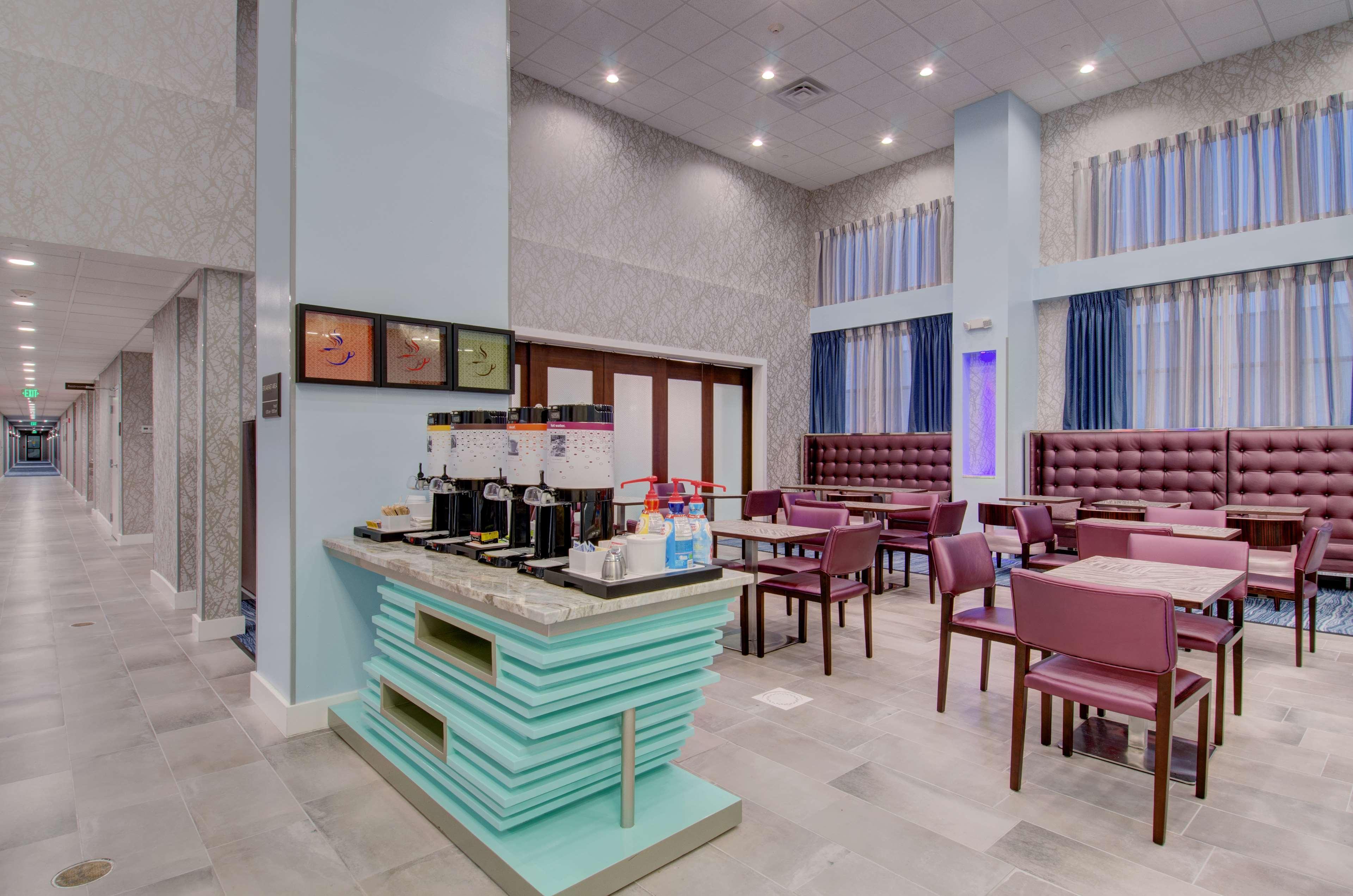Hampton Inn & Suites Boston/Стоутен Екстер'єр фото