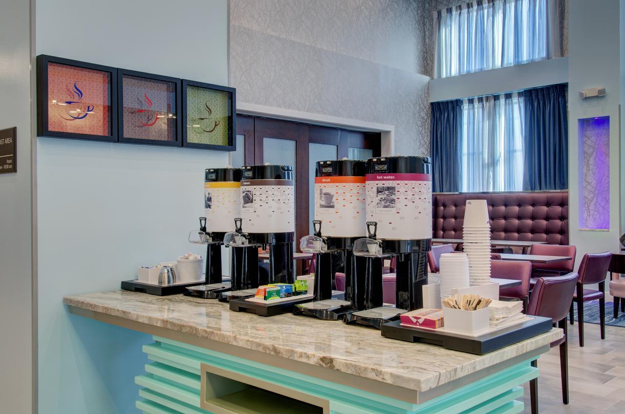 Hampton Inn & Suites Boston/Стоутен Екстер'єр фото