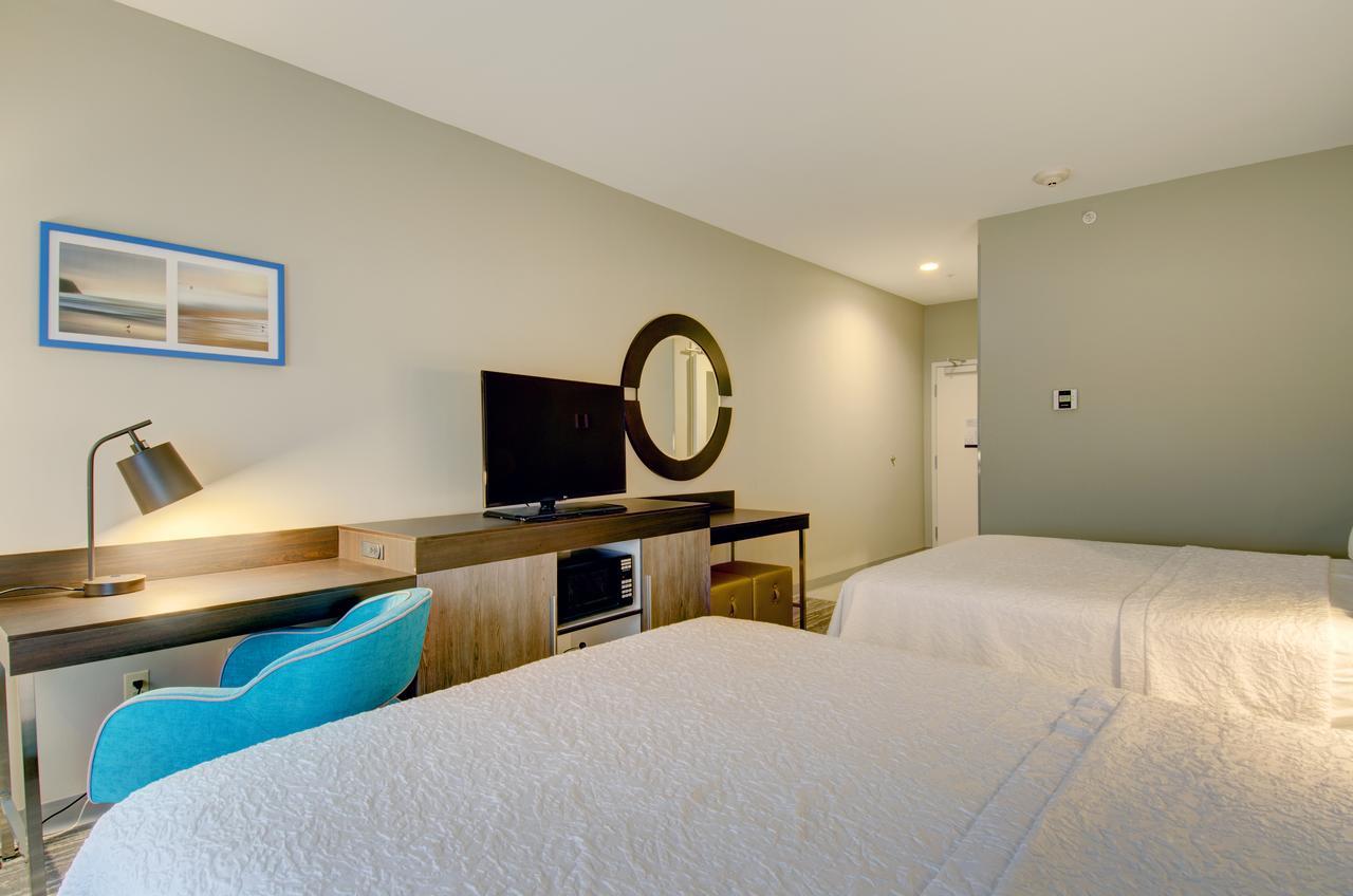 Hampton Inn & Suites Boston/Стоутен Екстер'єр фото
